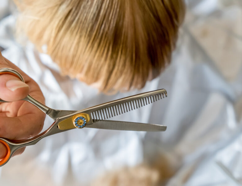 Comment choisir les ciseaux sculpteur adaptés à votre style de coiffure