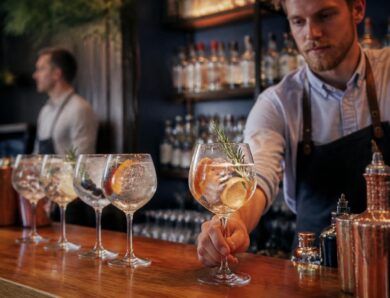 Découvrez les cocktails signature dans un bar à gin tonic